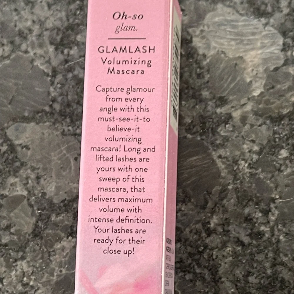 LAURA GELLER Glamlash Volumizing Mascara